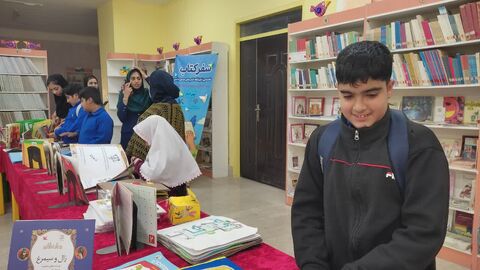 بازدید جمعی از اعضای انجمن نابینایان و مربیان این انجمناز نمایشگاه کتابهای حسی و لمسی