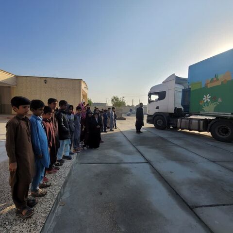 حضور تماشاخانه سیار کانون پرورش فکری در منطقه جاسک و لیردف