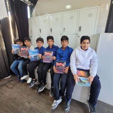 حضور تماشاخانه سیار کانون پرورش فکری در منطقه جاسک و لیردف