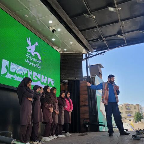 حضور تماشاخانه سیار کانون پرورش فکری در منطقه جاسک و لیردف