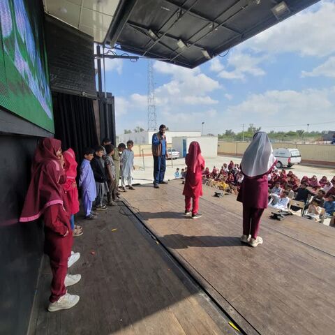 حضور تماشاخانه سیار کانون پرورش فکری در منطقه جاسک و لیردف