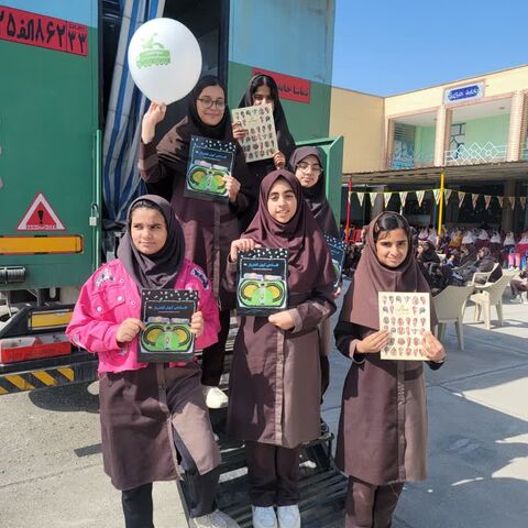 حضور تماشاخانه سیار کانون پرورش فکری در منطقه جاسک و لیردف