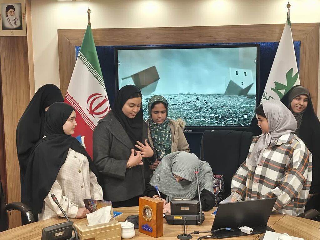 برگزاری نشست ادبی «دو پنجره» با نقد کتاب «یلدا کنار تو» در مشهد