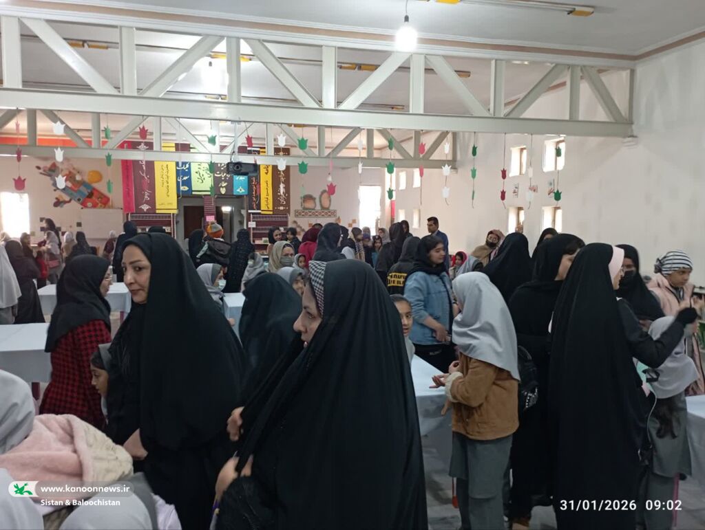 نمایشگاه دستسازههای اعضای کودک و نوجوان مرکز مجتمع زاهدان همزمان با دهه فجر در حال برگزاری است