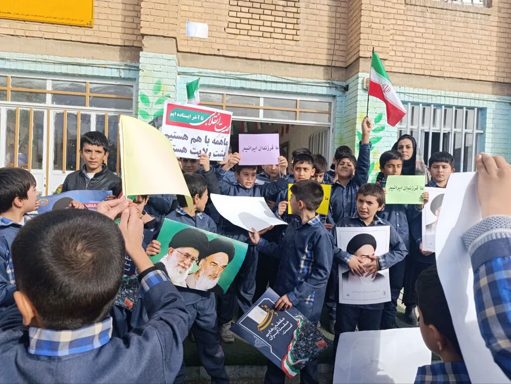 آغاز دهه فجر با طنین «زنگ انقلاب» در مراکز کانون پرورش فکری استان همدان