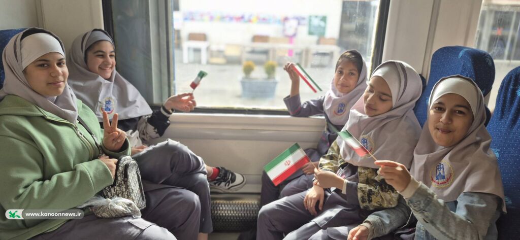 آشنایی کودکان گرگانی با دستاوردهای انقلاب در ویژه‌برنامه قطار شادی
