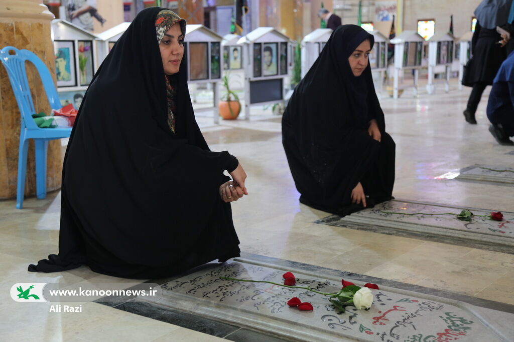 تجدید میثاق مدیرکل و کارکنان کانون استان بوشهر با آرمانهای امام خمینی(ره) و شهدا