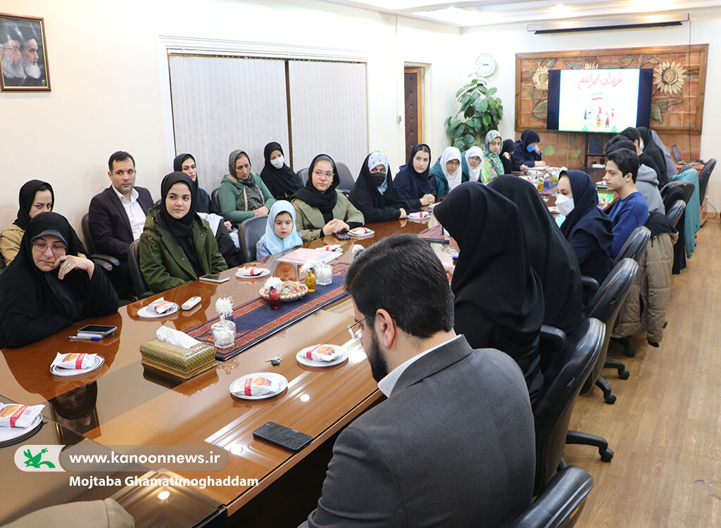 برگزاری محفل ادبی «تجلی آفتاب» هم‌زمان با آغاز دهه فجر