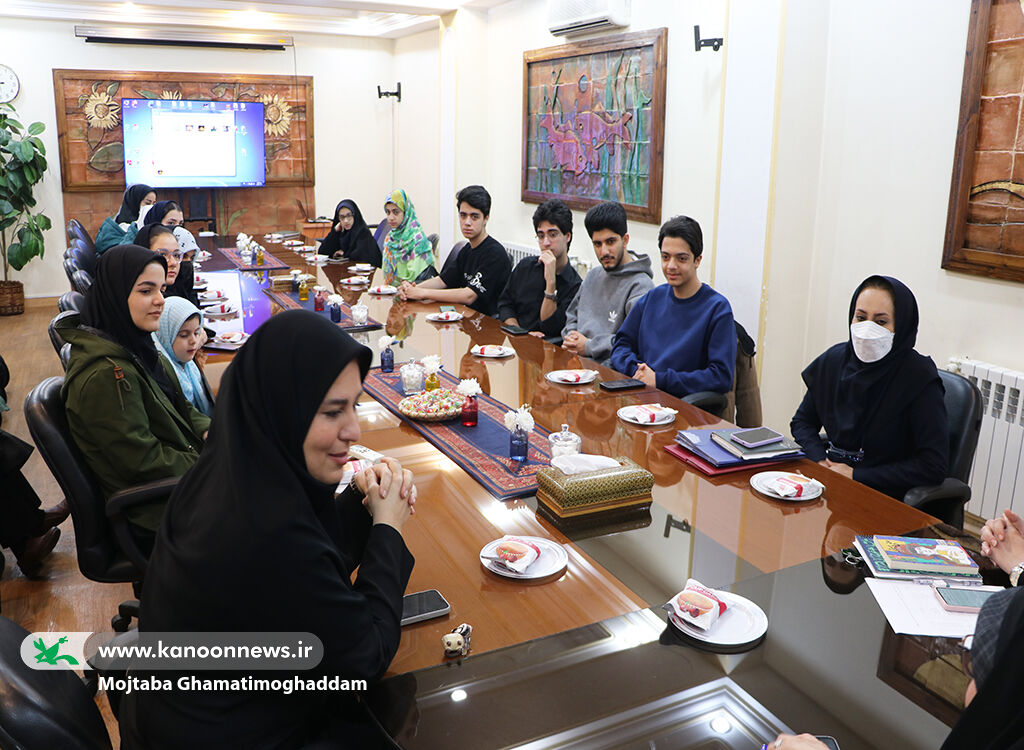 برگزاری محفل ادبی «تجلی آفتاب» همزمان با آغاز دهه فجر