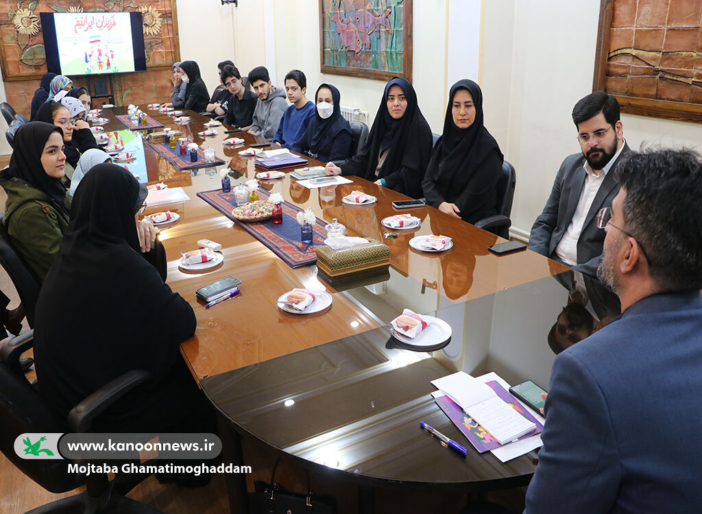 برگزاری محفل ادبی «تجلی آفتاب» همزمان با آغاز دهه فجر