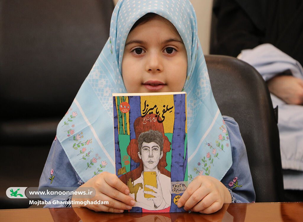 برگزاری محفل ادبی «تجلی آفتاب» همزمان با آغاز دهه فجر