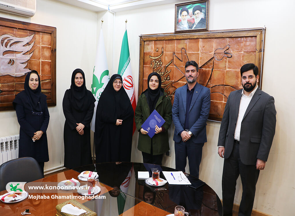 برگزاری محفل ادبی «تجلی آفتاب» همزمان با آغاز دهه فجر