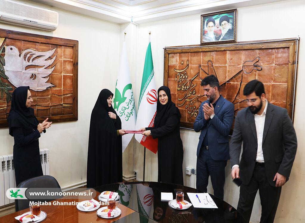 برگزاری محفل ادبی «تجلی آفتاب» همزمان با آغاز دهه فجر