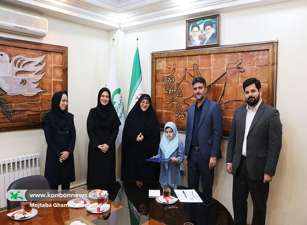 برگزاری محفل ادبی «تجلی آفتاب» همزمان با آغاز دهه فجر