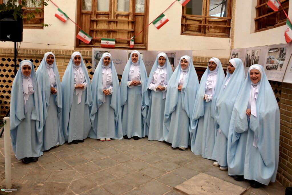 حضور پرشور اعضای کانون پرورش فکری کودکان و نوجوانان قم در بیت امام خمینی(ره)