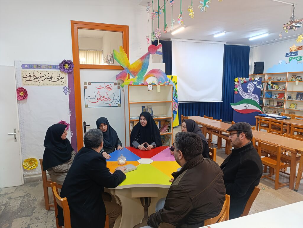 بازدید مدیرکل کانون استان از مرکز شماره یک کانون تبریز