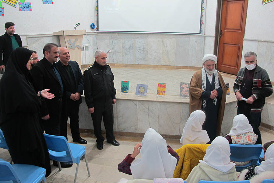 نخستین روز از دهه فجر/ مسئولان شهرستان کوثر میهمان برنامه‌های کانون شدند