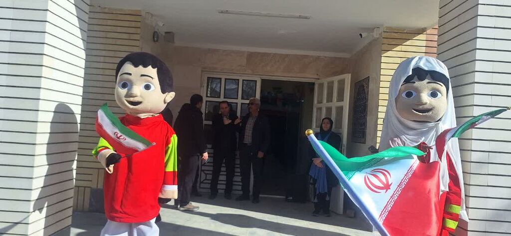 برنامههای کانون شازند در زنگ انقلاب