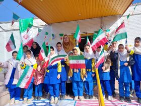 همزمان با فجر انقلاب؛ اعضای نوخوان کانون با آرمان شهدا در مزار شهدا تجدید پیمان کردند