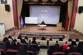 کارگاه آموزشی «نقش خلاقیت در برپایی نمایشگاه های مدرسه انقلاب» برای دانش آموزان نوجوان برگزار شد