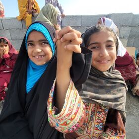 آشنایی کودکان روستای چنالی با شیوه های دوستیابی از طریق قصه امین ترین دوست