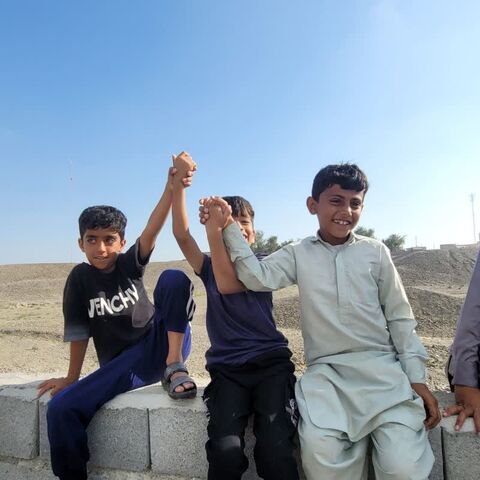 آشنایی کودکان روستای چنالی با شیوه های دوستیابی از طریق قصه امین ترین دوست