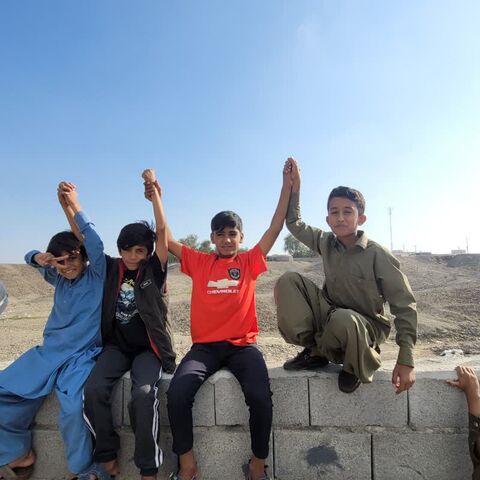 آشنایی کودکان روستای چنالی با شیوه های دوستیابی از طریق قصه امین ترین دوست