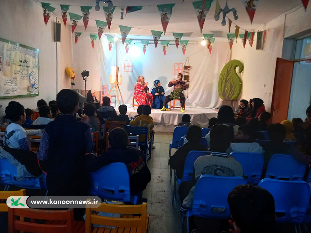 نمایش «بزرگ‌مرد کوچک» در کانون پرورش فکری لرستان روی صحنه رفت