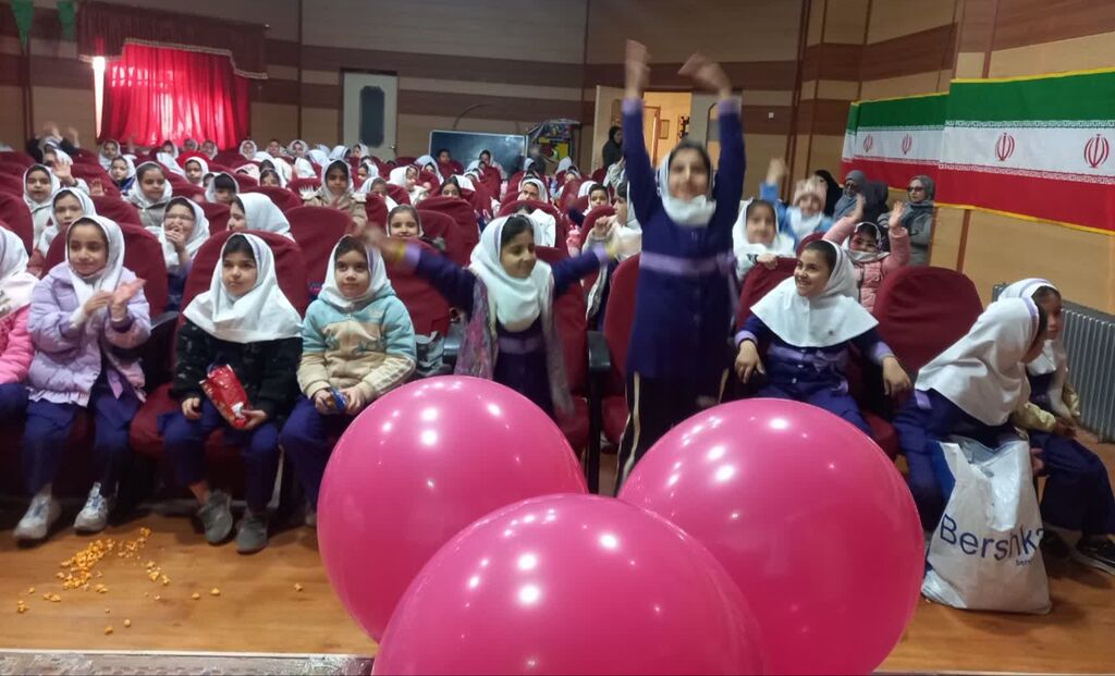 جشن «انفجار نور، سرآغاز ظهور» در مرکز سنقر برگزار شد