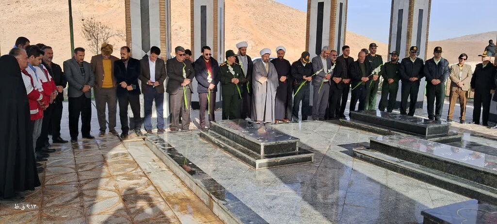 ویژهبرنامههای آغاز دهه فجر با مشارکت مرکز کنگاور برگزار شد