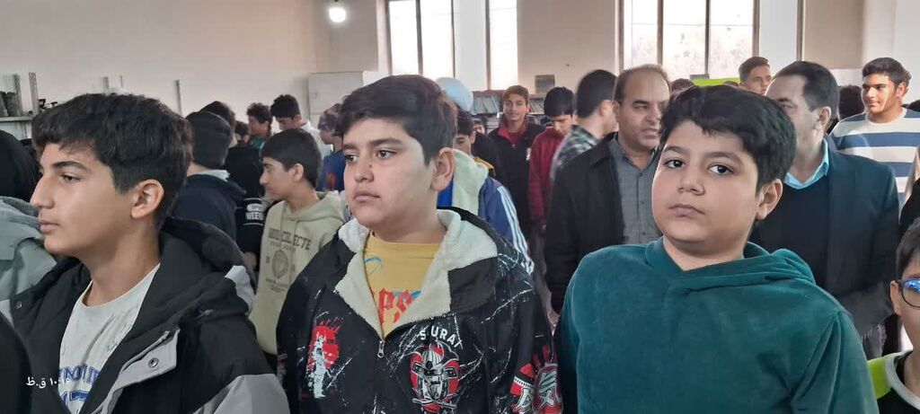 ویژهبرنامههای آغاز دهه فجر با مشارکت مرکز کنگاور برگزار شد