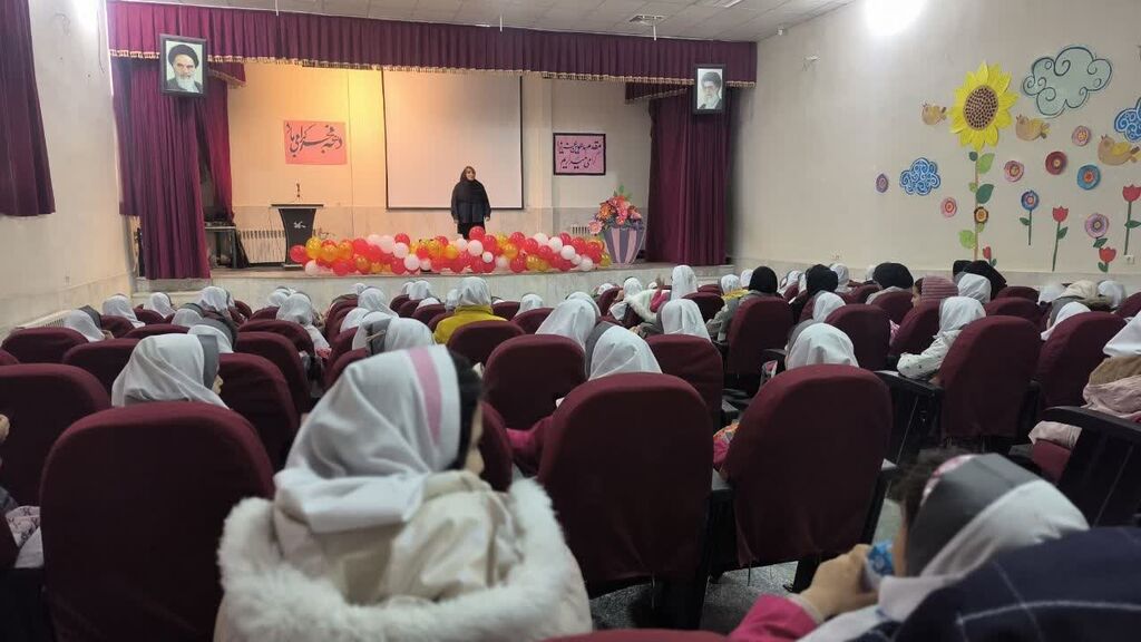 ویژه‌برنامه‌ جشن انقلاب در مرکز  شماره ۳ کانون کرمانشاه