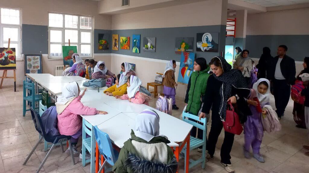 جشن روزهای انقلاب در مرکز روانسر برگزار شد