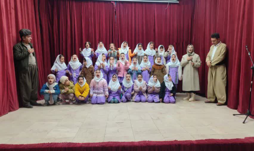 جشن روزهای انقلاب در مرکز روانسر برگزار شد