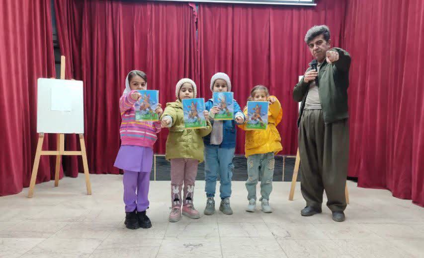 جشن روزهای انقلاب در مرکز روانسر برگزار شد