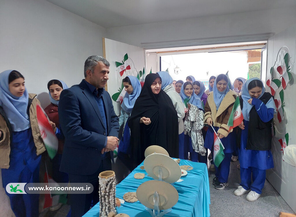 نمایشگاه دستسازههای مربیان و اعضای کانون تالش با حضور فرماندار گشایشیافت