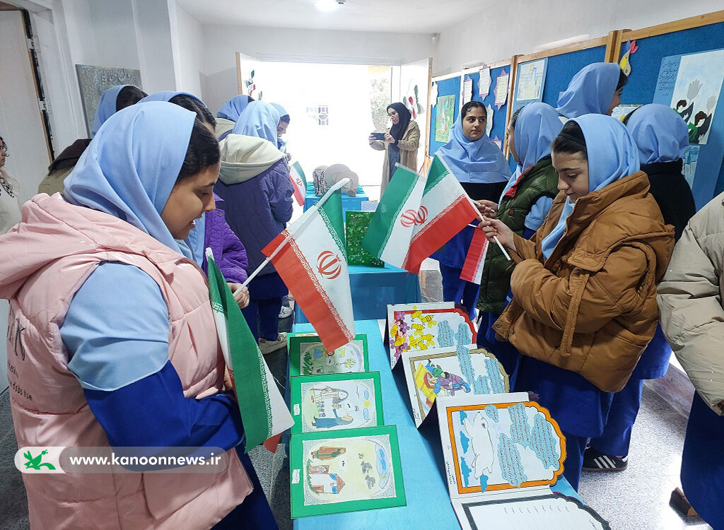 نمایشگاه دست‌سازه‌های مربیان و اعضای کانون تالش با حضور فرماندار گشایش‌یافت