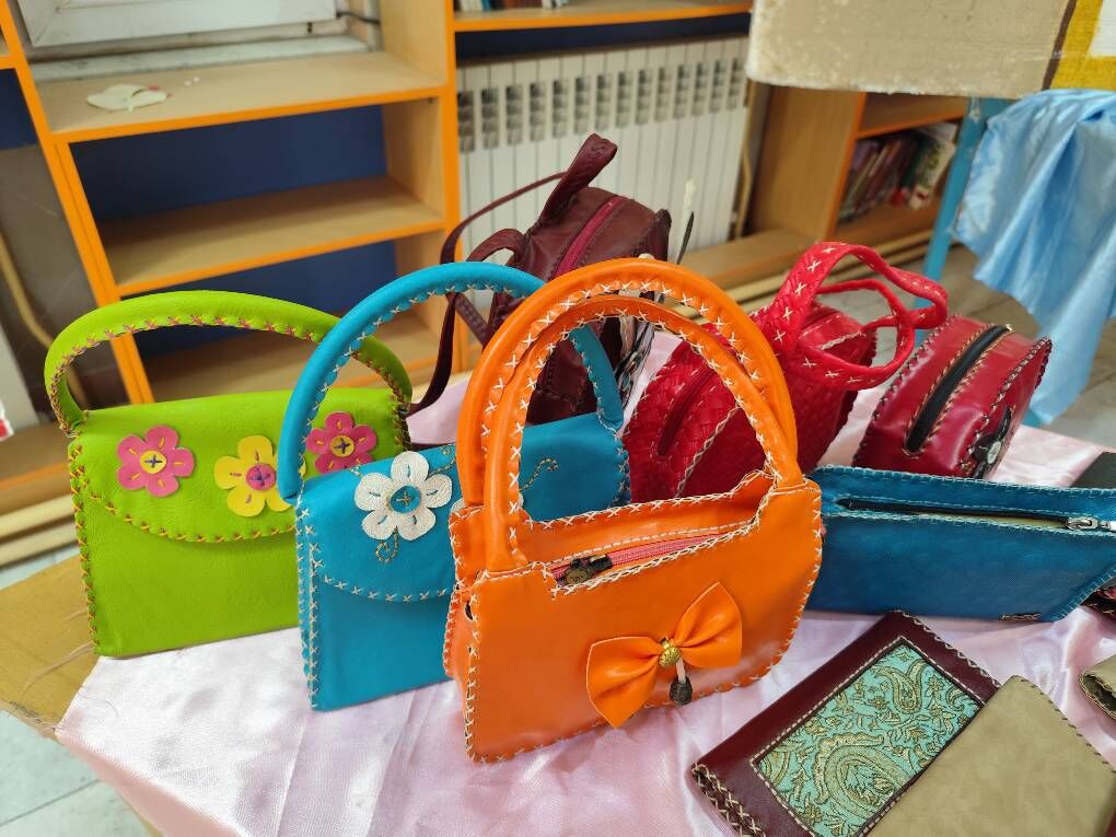 نمایشگاه فجر در کانون سرخه