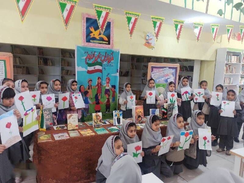 دهه فجر به روایت کودکانه در کانون مرکز فیروزآباد