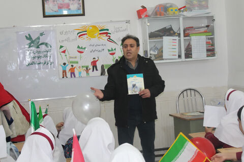 بزرگداشت چهل و هفتمین سالروز پیروزی شکوهمند انقلاب اسلامی در اولین روز دهه  مبارک فجر با ویژه برنامه های فرهنگی، هنری و ادبی در مراکز کانون استان آذربایجان غربی