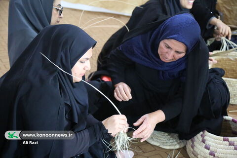 آلبوم تصویری کارگاه آشنایی هنرهای بومی ودستی ویژه مربیان کانون استان بوشهر