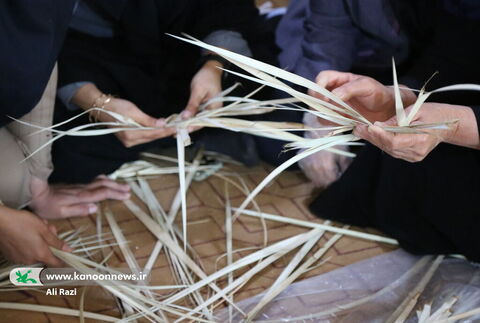 آلبوم تصویری کارگاه آشنایی هنرهای بومی ودستی ویژه مربیان کانون استان بوشهر