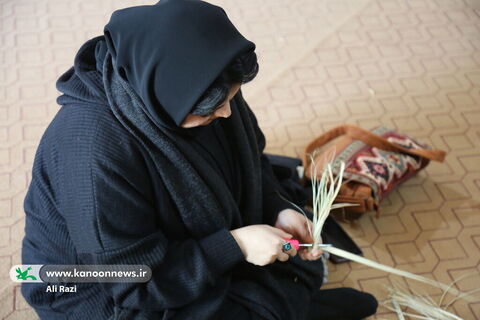 آلبوم تصویری کارگاه آشنایی هنرهای بومی ودستی ویژه مربیان کانون استان بوشهر