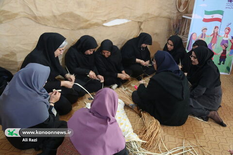 آلبوم تصویری کارگاه آشنایی هنرهای بومی ودستی ویژه مربیان کانون استان بوشهر