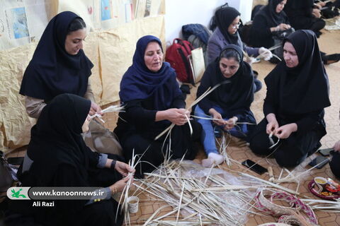آلبوم تصویری کارگاه آشنایی هنرهای بومی ودستی ویژه مربیان کانون استان بوشهر