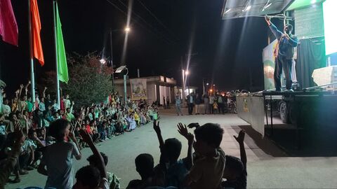 تماشاخانه سیار کانون پرورش فکری میهمان شهرستان میناب شد