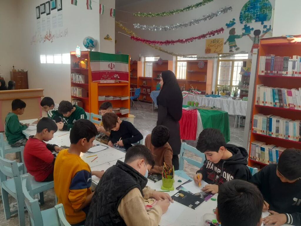 ویژهبرنامههای دهه فجر در مرکز گیلانغرب