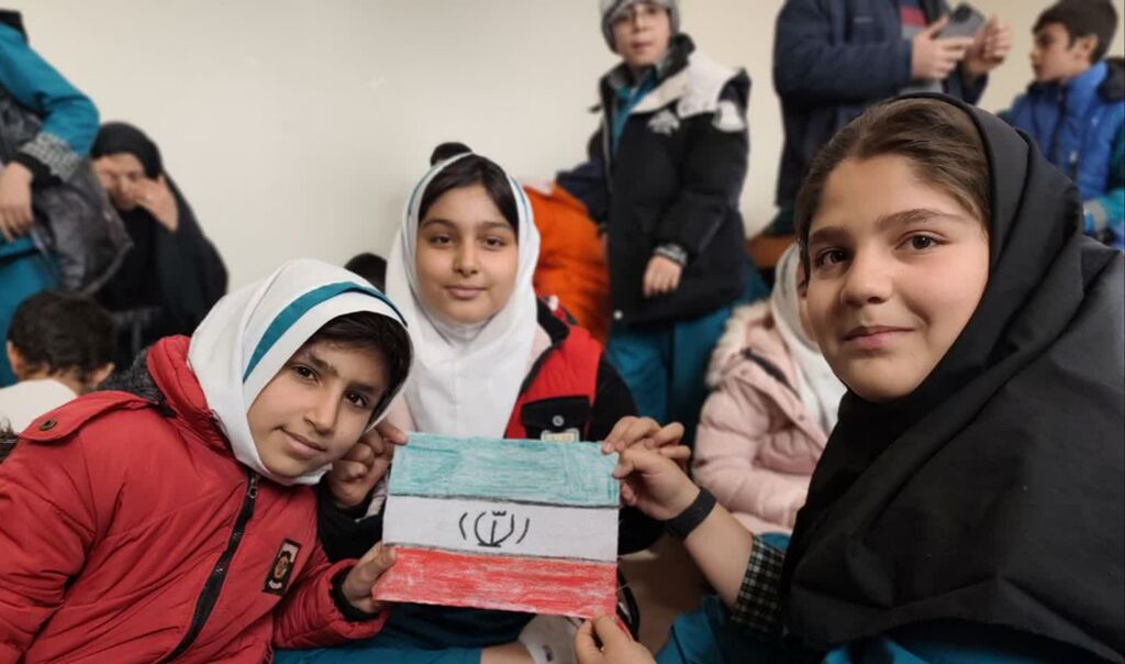 مرکز سنقر «جشن انفجار نور» را به روستای باوله برد