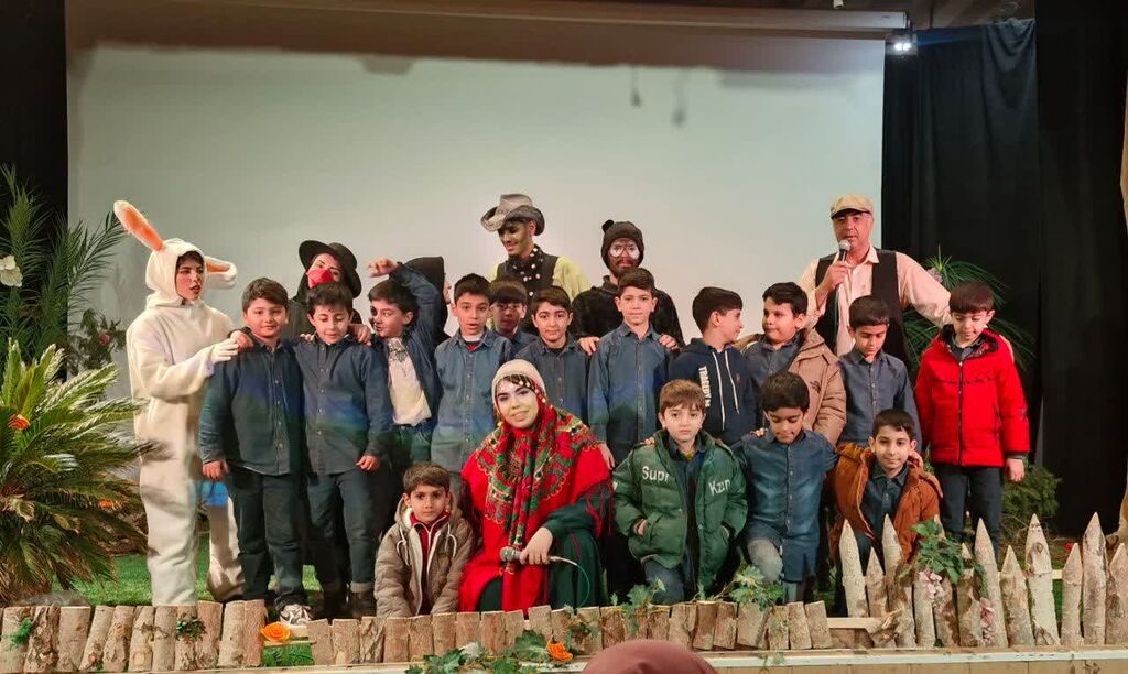 نمایش «سؤال موموکی» همزمان با دهه فجر در کانون زنجان روی صحنه میرود