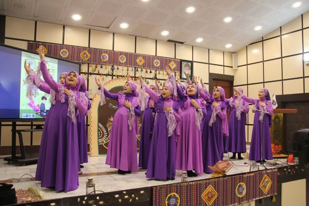 آیین اختتامیه جشنواره " نماز چشمه پاکی ها " در اراک